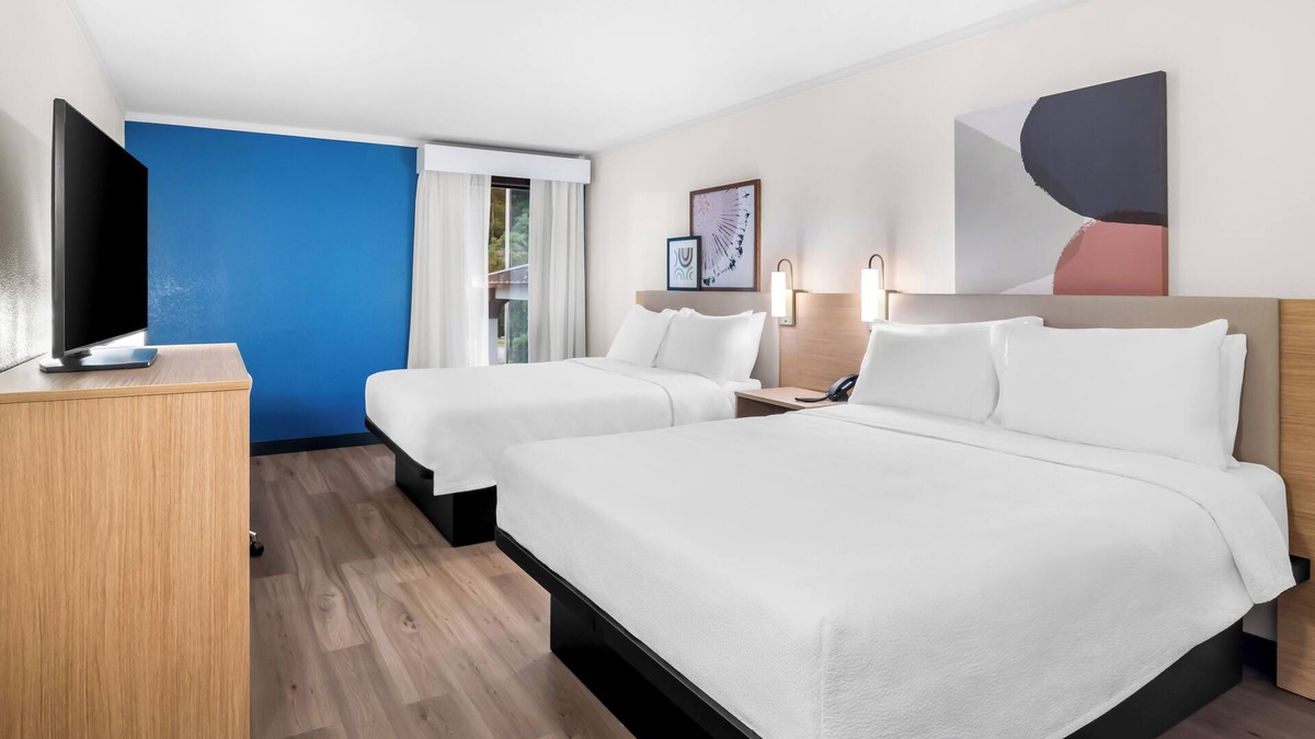 Roanoke Hotel | Spark by Hilton Roanoke Civic Center