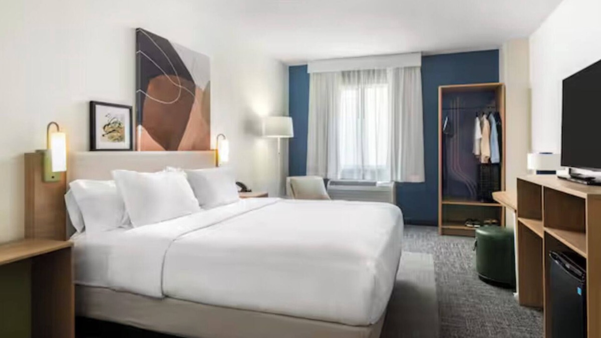 Santa Nella Hotel | Spark by Hilton Santa Nella on I-5