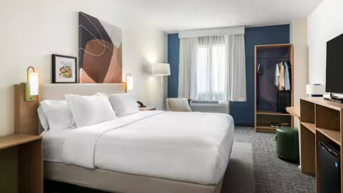 Williamsburg Hotel | Spark by Hilton Williamsburg Historic Area