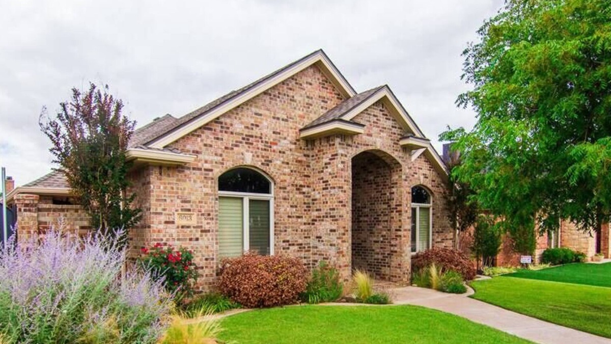 Lubbock House | Spark Getaways: The Napoleon