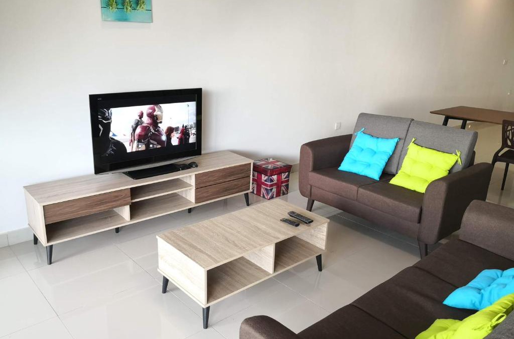 Jenjarom House | Sparkling clean Homestay @ Kota Kemuning - Rimbayu