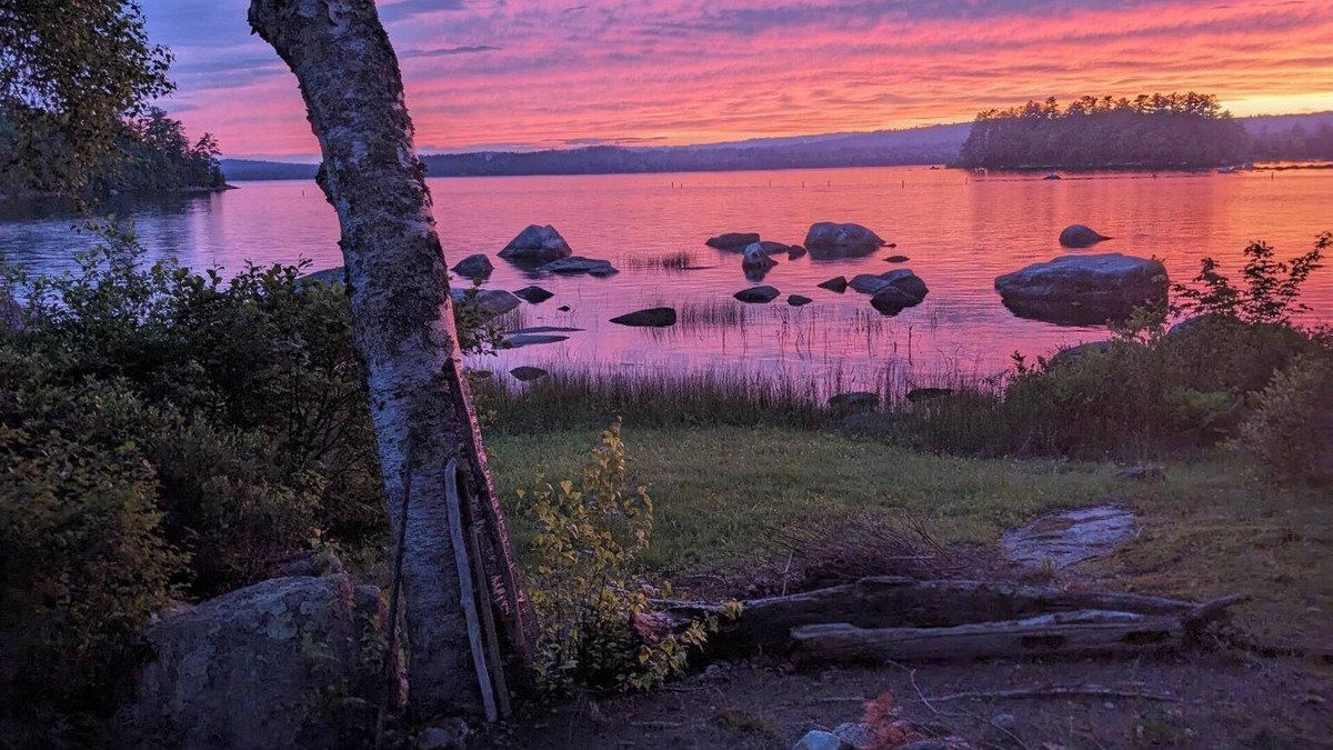 Hartland Cottage | Sparkling Great Moose Lake,Peaceful Cove,Awesome Sunsets,Gradual Sandy Beach,AC