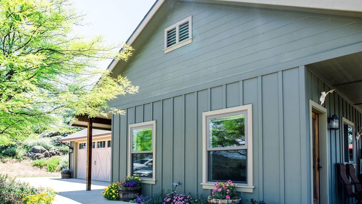Ramona House | Sparkling Hot Tub!-Amazing Mt and Lake Views-Serenity-Abundant Wildlife
