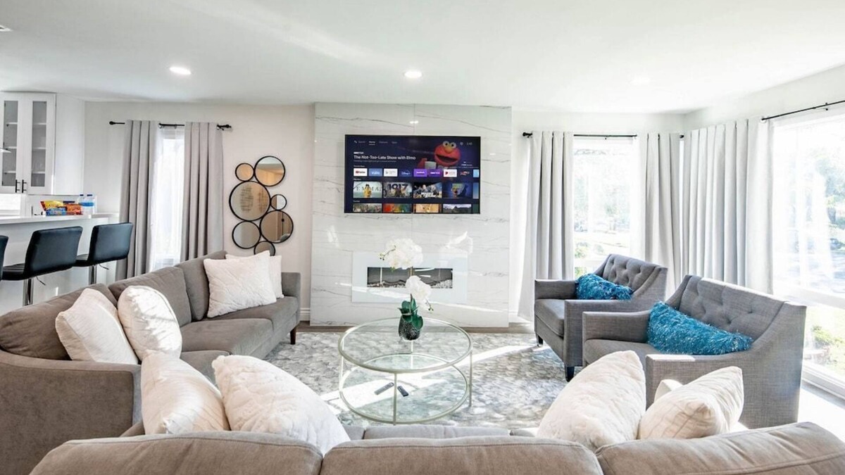 South San Gabriel House | Sparkling Pool! 5 Bedroom 3 Bath Plus Game Room