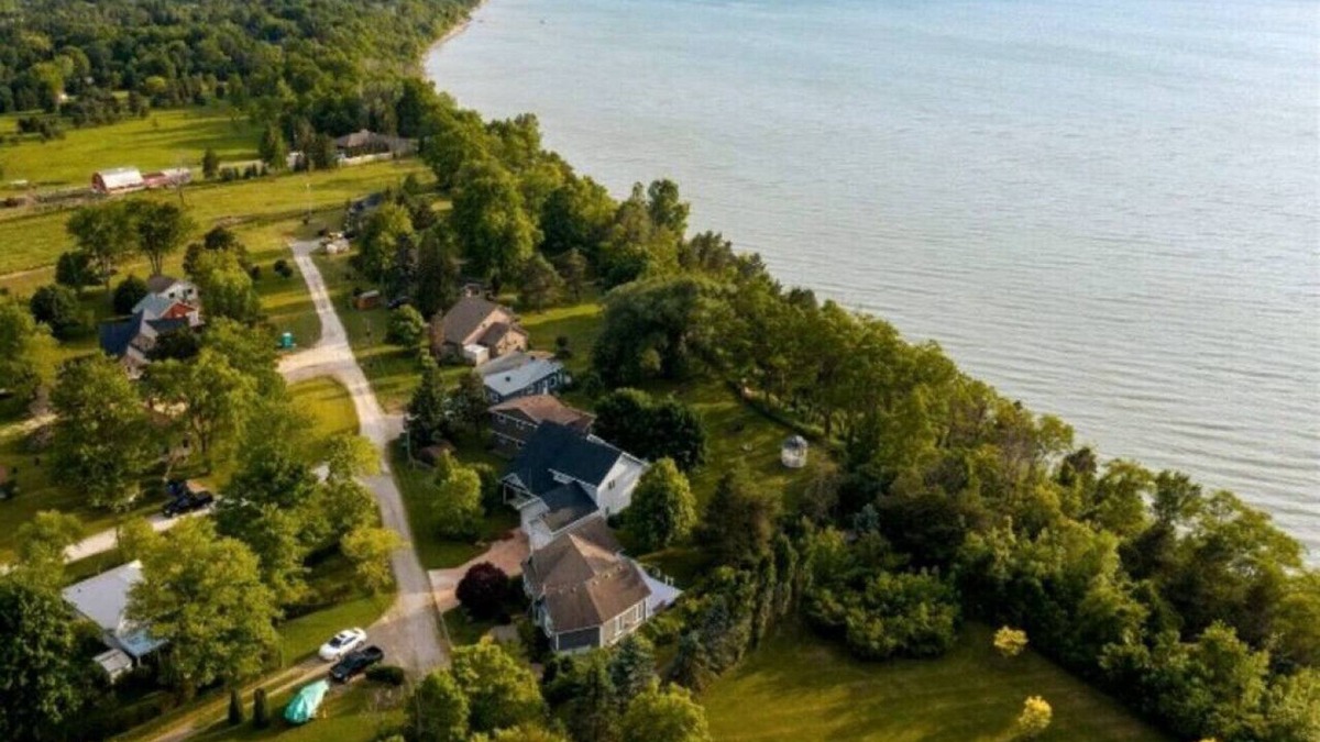 Plympton-Wyoming Cottage | Sparks on the Water- Blue Point Bay