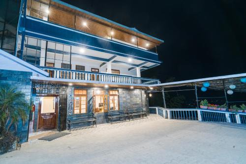 Gangtok Hotel | Sparrow Cherry Resort 2 min walk To MG Marg