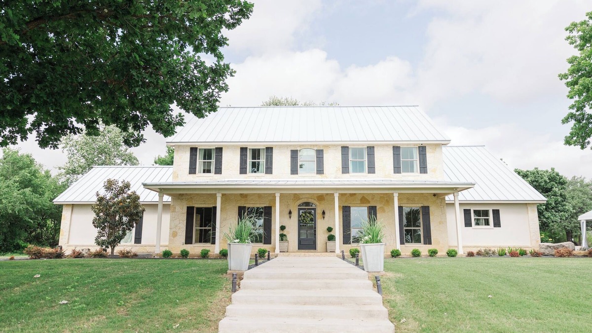 Hondo House | Sparrow Field Estate in Hondo, TX