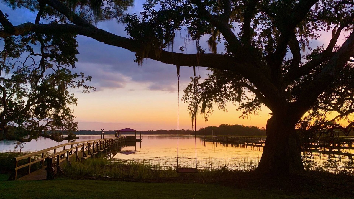 Beaufort Apartment | "Spartina Place" Mermaid Lookout! Carriage House with a View!