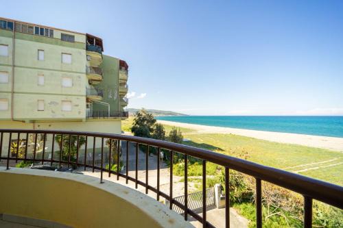 Marina di Strongoli Apartment | spazioso bicamere fronte mare