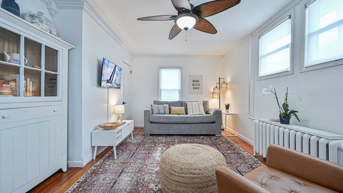 Ventnor City Apartment | Special Beach Cottage w/Deck