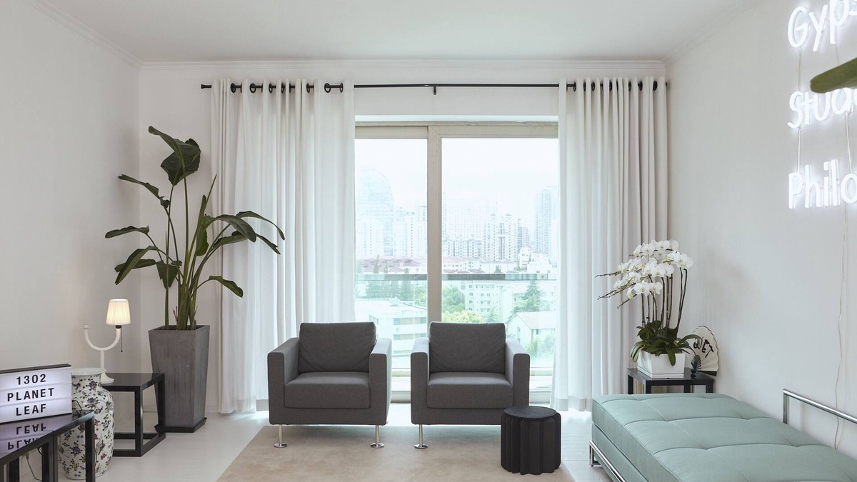 Xuhui Apartment | Special! Duplex Luxury Spacious Sunny APT. 1Bed,1 Study,2 Bath Private Terrace