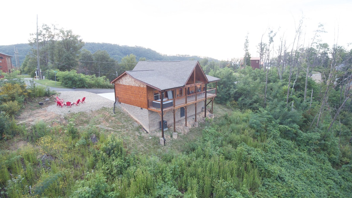 Chalet Village North Cabin | Special Fall Rates - Location, Luxury Cabin, Views, Hot Tub, Fire Pit, 5 Stars
