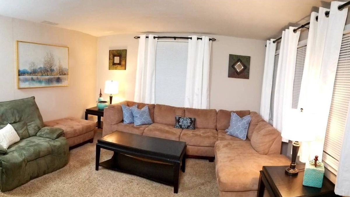 Des Peres House | Special Mar pricing! ~Great location book now~ T