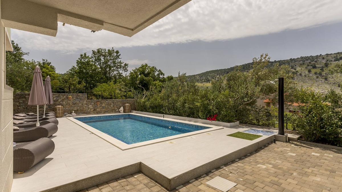 Srinjine Villa | SPECIAL OFFER! Luxury and modern Villa with a private Pool, sauna, near Split