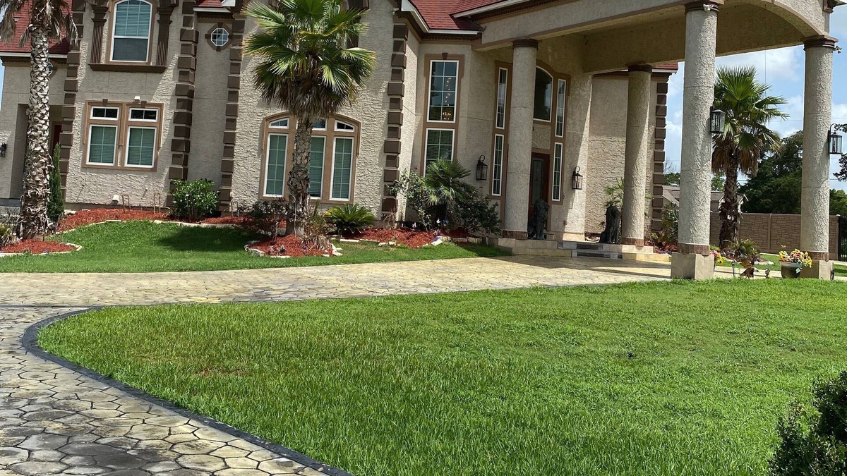 Alvin Resort | Special Offer!!Versace MANSION RENTAL HOUSTON TEXAS Resort Style,Pool 6 Bedrooms