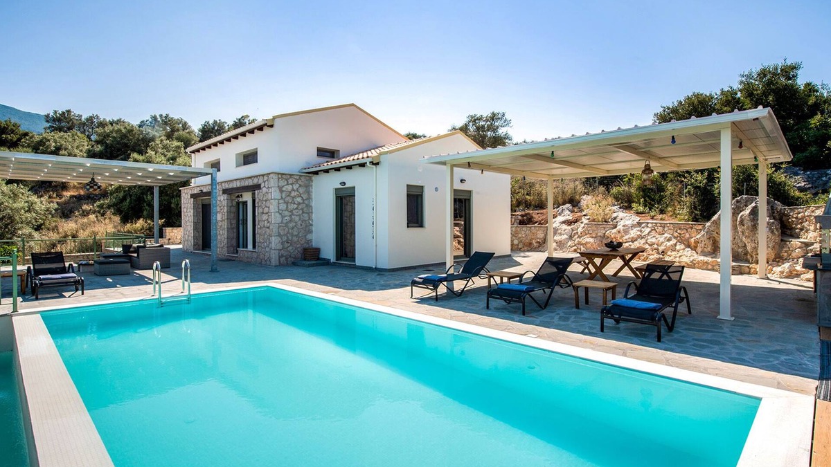 Episkopos Villa | Special Offer!Villa Uncommon Loulou with Private Pool, 2 min away from the beach