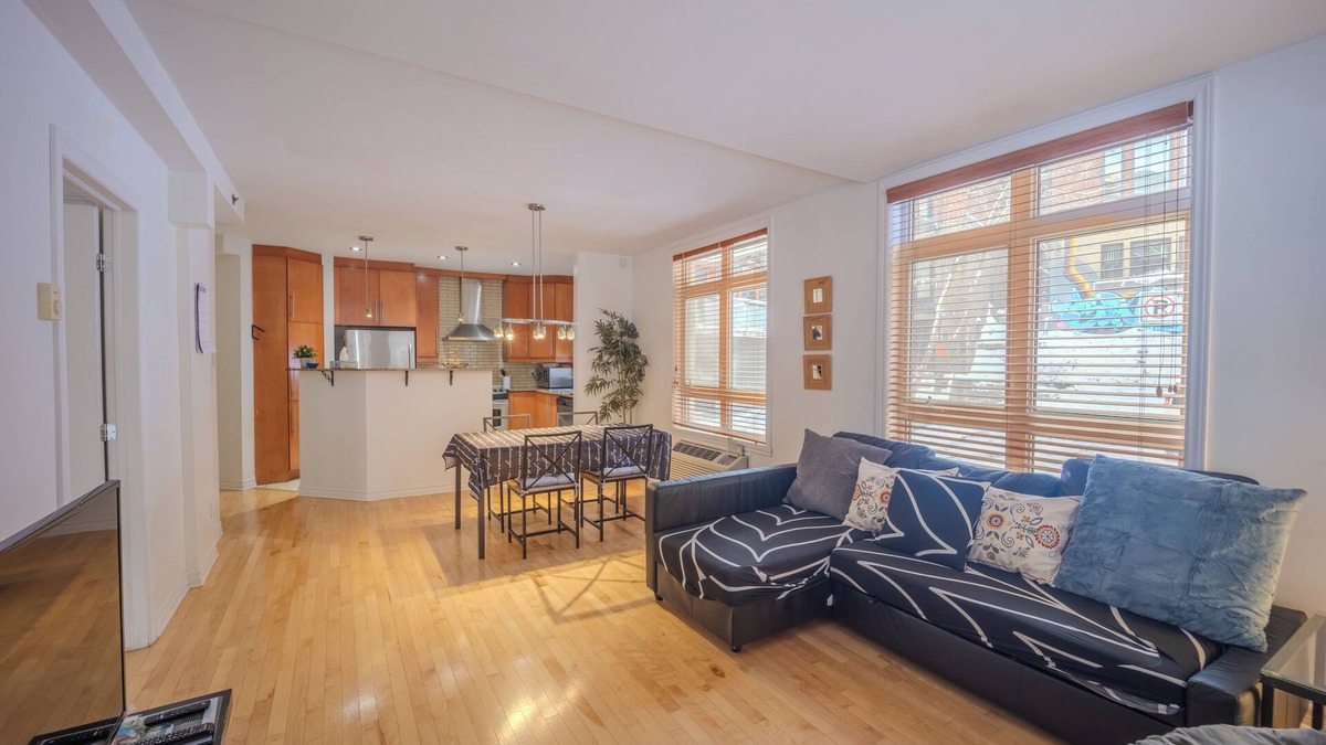 Quartier des Spectacles Condo | *SPECIAL RATES * 2 bedrooms condo with garage and terrasse - * GREAT LOCATION*