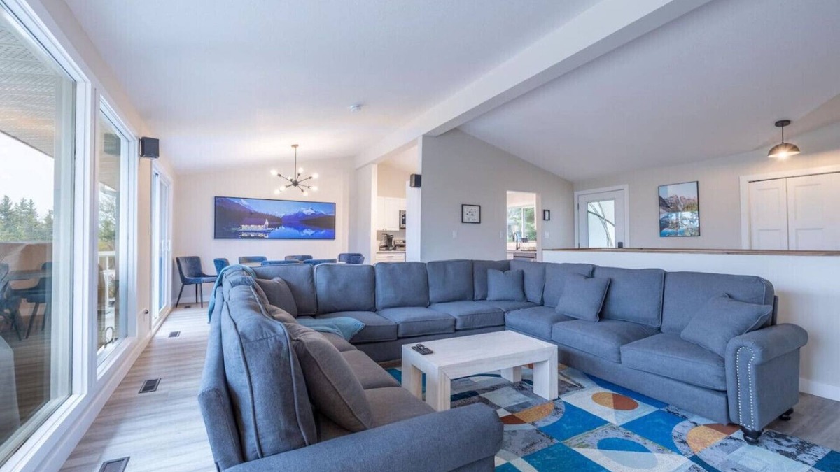 Hinton House | Specifically Designed for Large Families