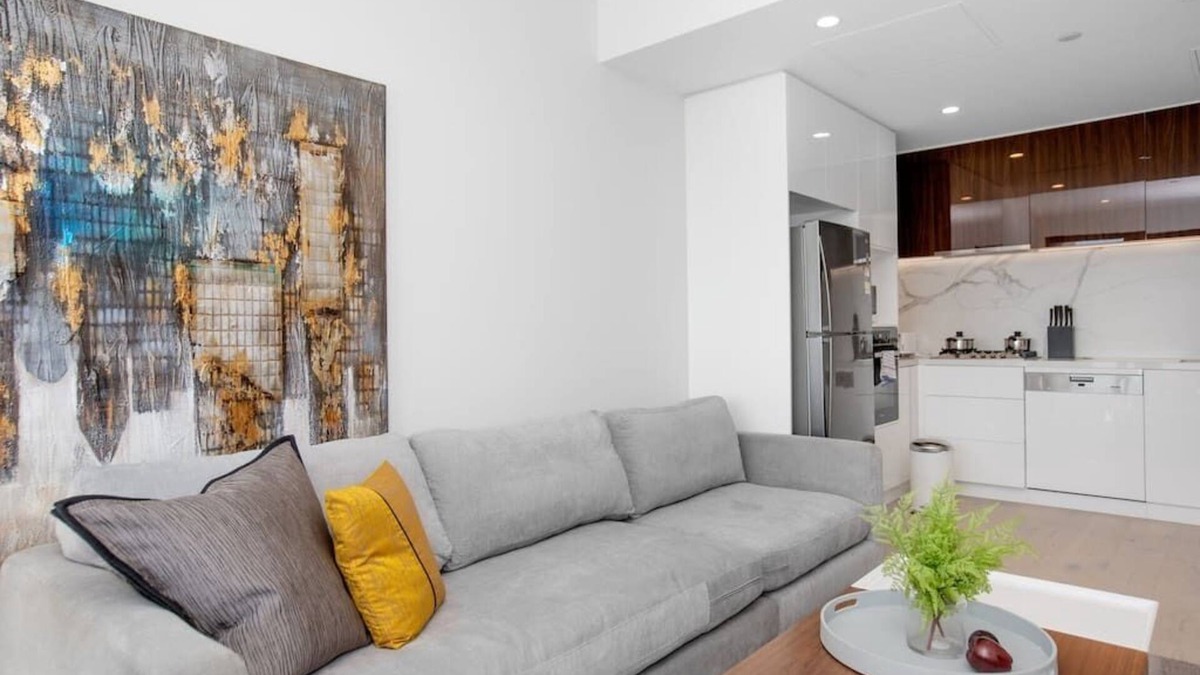 Doncaster East Apartment | Specious 2beds Apt Doncaster east Wifi and carpark