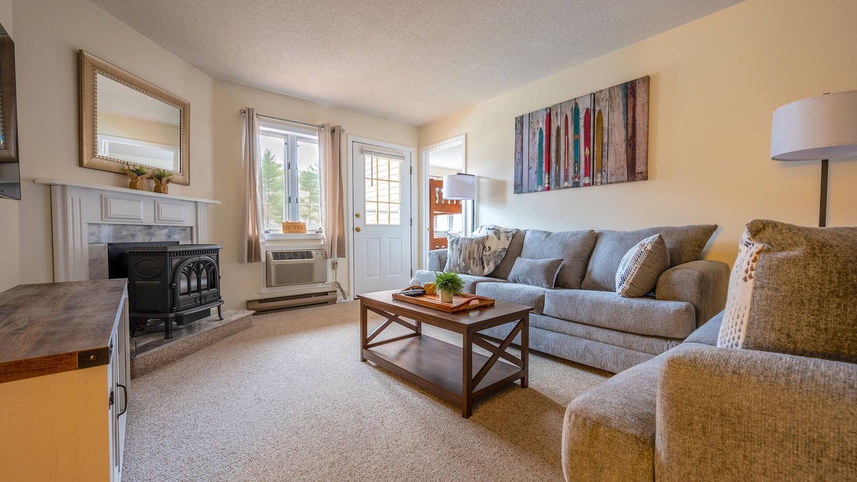 Lincoln Condo | Spectacular 2bed/2bath Mountain View Condo
