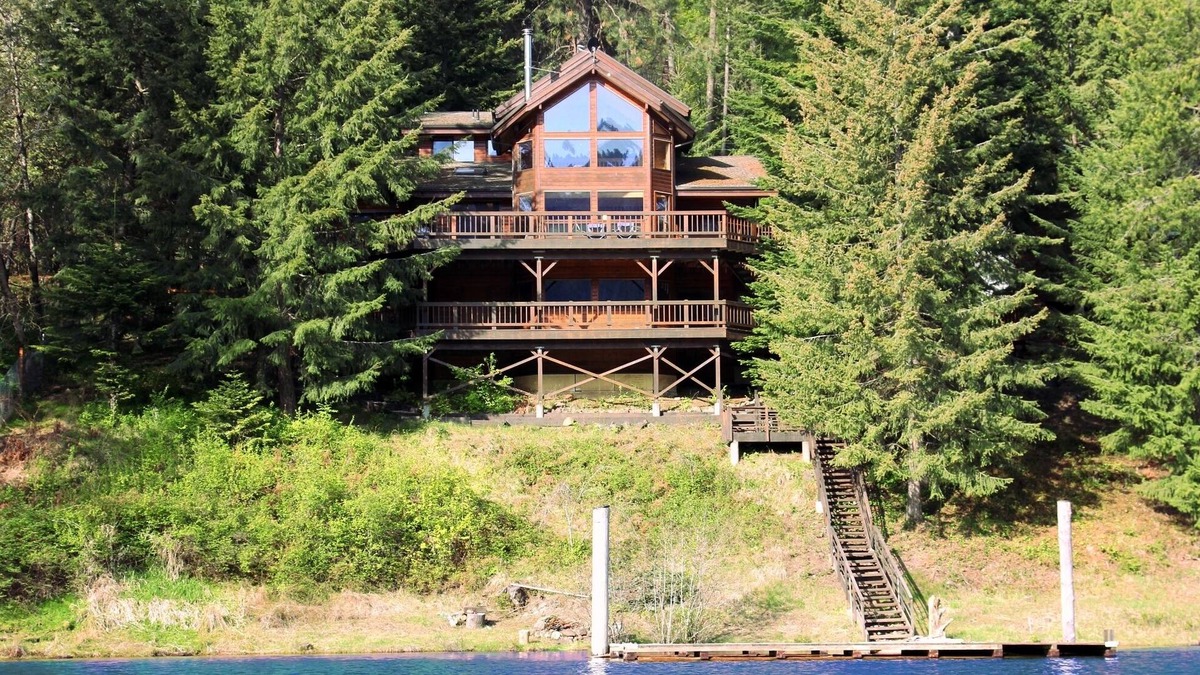Harrison House | Spectacular 3-Story 7BR CDA Lakefront w-Dock, Hot Tub on Secluded Powderhorn Bay
