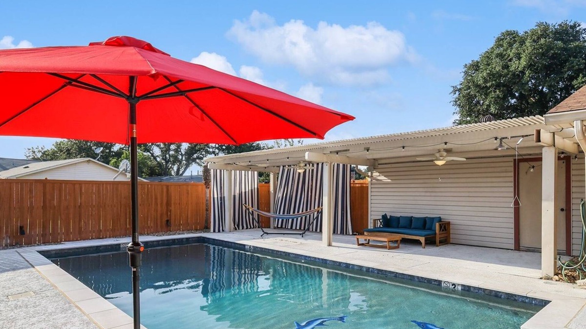 Northeast Carrollton House | Spectacular 4BR/2.5B Home with Pool and Grill