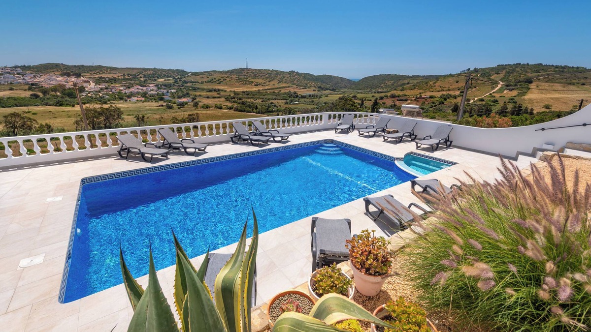 Figueira Villa | Spectacular 6 bedroom villa with private pool and amazing views