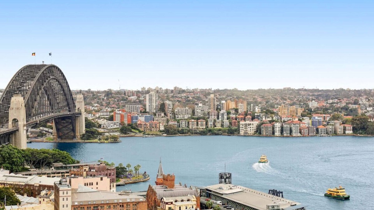 The Rocks Apartment | Spectacular Apartment with Harbour Bridge Views!