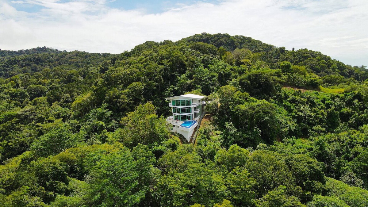 Punta Leona Villa | Spectacular Beach House, Spacious, Luxury, the Best.