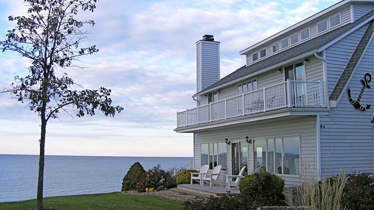 Mitiwanga House | Spectacular Beach House Near Cedar Point in Mitiwanga Beach