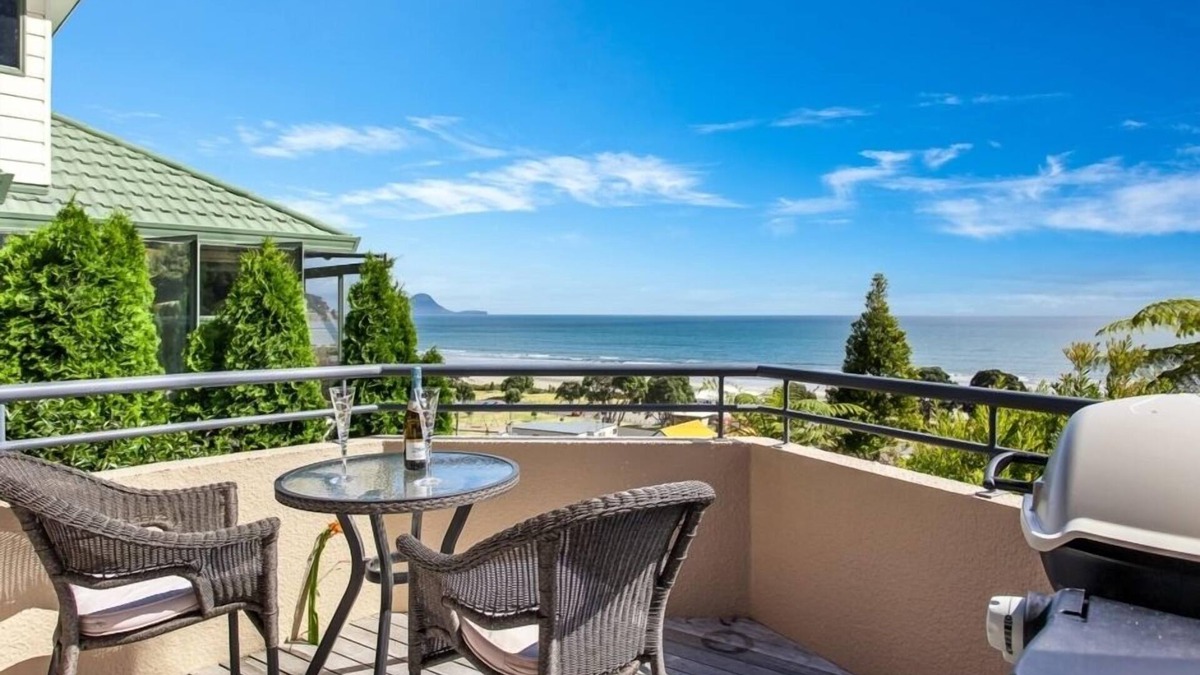 Ohope Apartment | Spectacular Beach Views of Ohope Beach