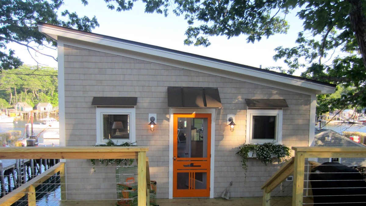 New Harbor Cottage | Spectacular Boathouse Cottage Located On A Private Dock In New Harbor
