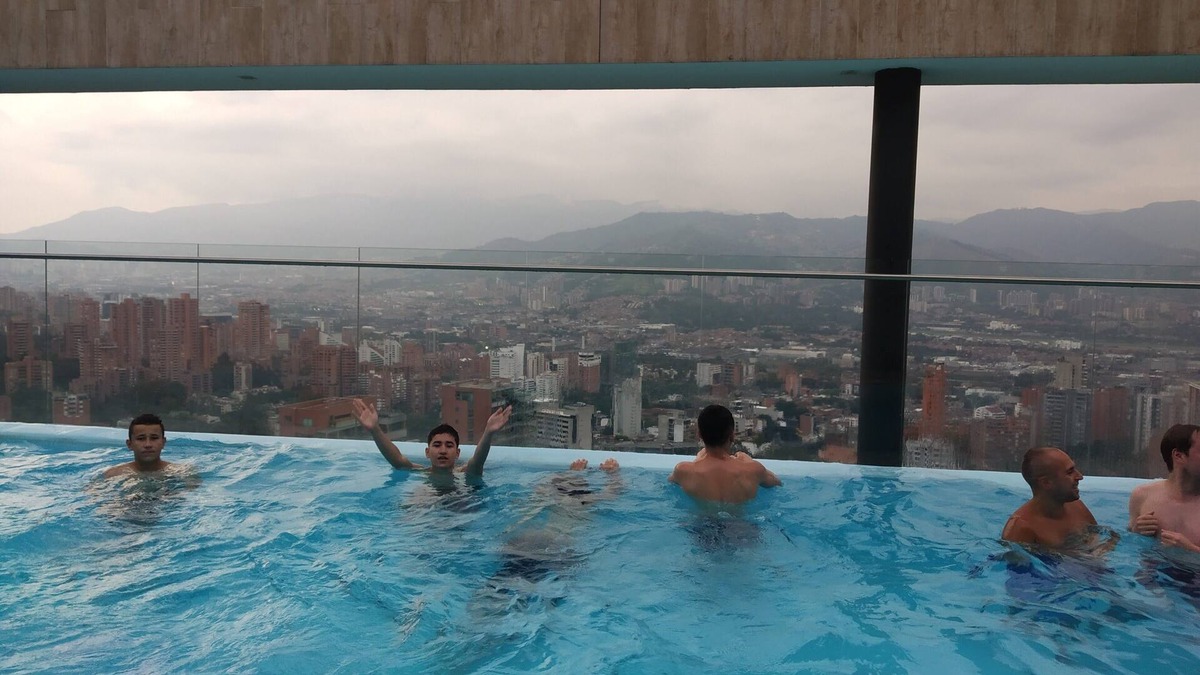 Las Lomas I Apartment | Spectacular condo floor 20