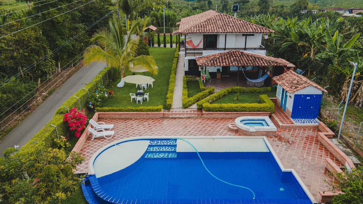 Filandia Villa | Spectacular country house with pool in Quindio