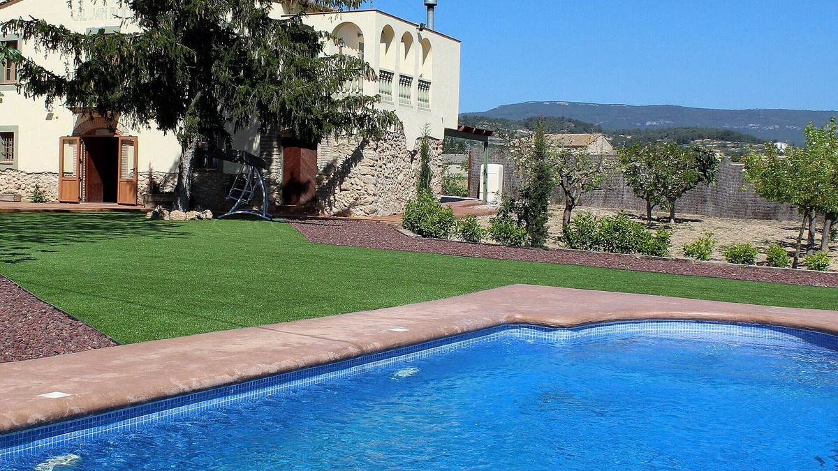 San Martin Sarroca Cottage | Spectacular rural farmhouse among vineyards