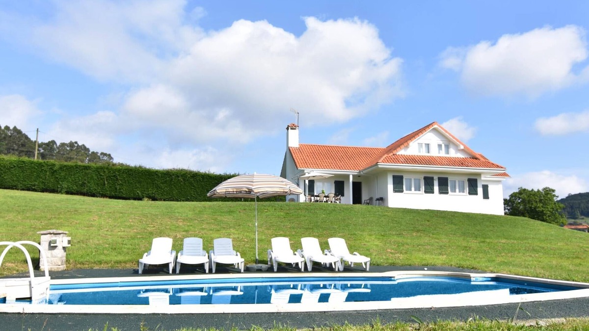 Navajeda Villa | Spectacular house with swimming pool and garden