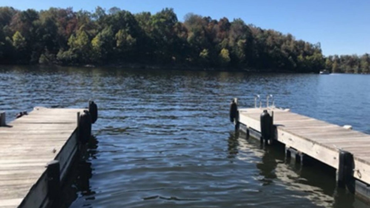 Se Ree House | Spectacular Lake view! Cozy lake front home w/Kayaks, Great Wifi, Pet Friendly!