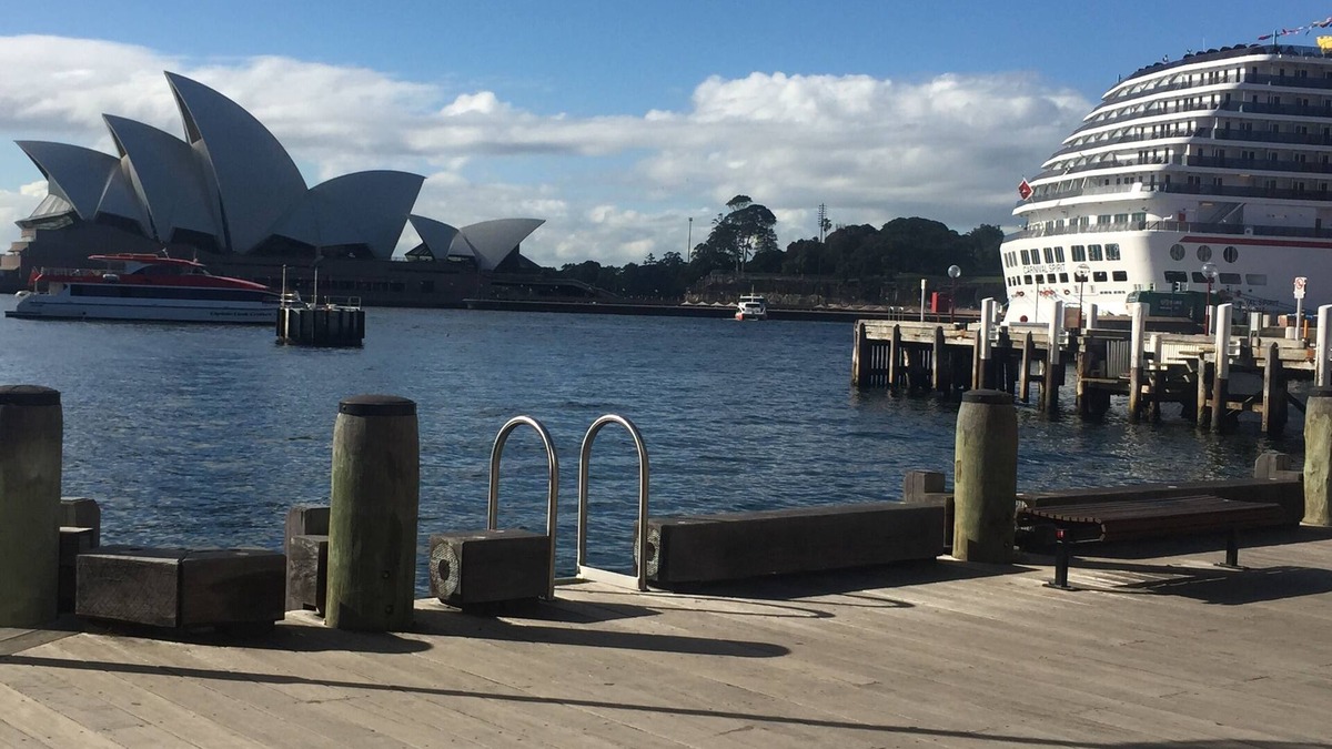 Barangaroo Cottage | Spectacular Location Overlooking Sydney Harbour from a Unique & Historic Setting