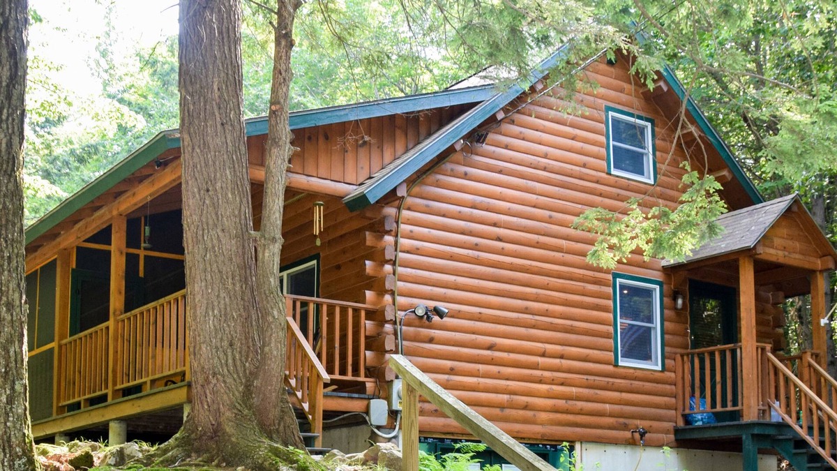 Deering House | Spectacular Log Home with Private Lake Access