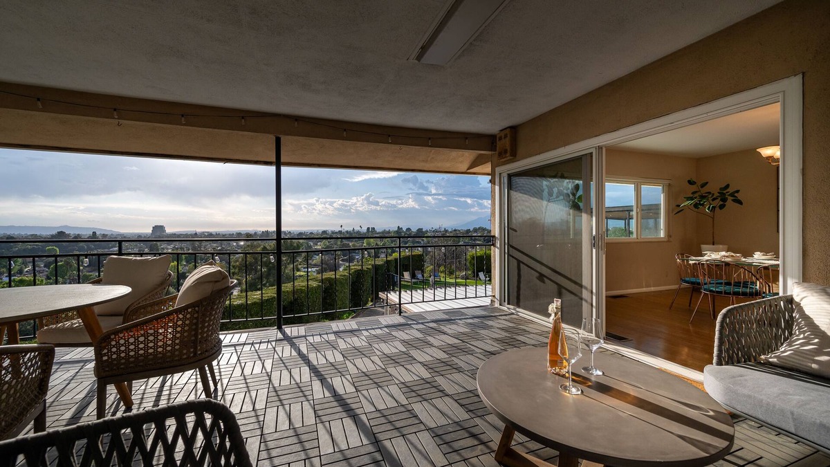Charter Oak House | Spectacular mansion with amazing views