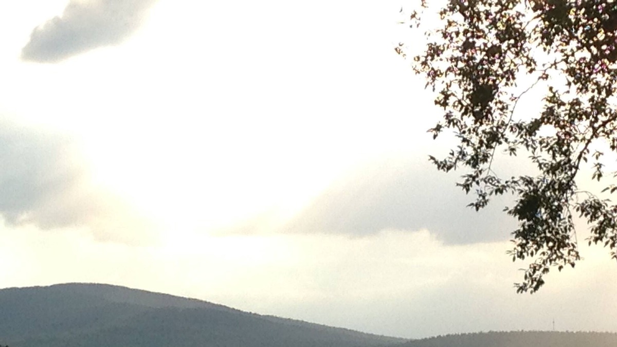 Lyndeborough House | Spectacular Mountain Views, Near Hiking, Art & Culture, Golf, Skiing, Restautant