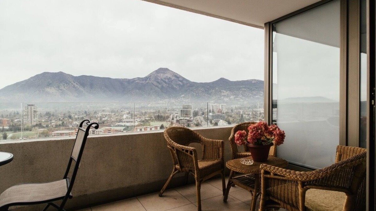 Vitacura Apartment | Spectacular Mountainview 1 Bedroom Apt in Las Condes near Parque Arauco