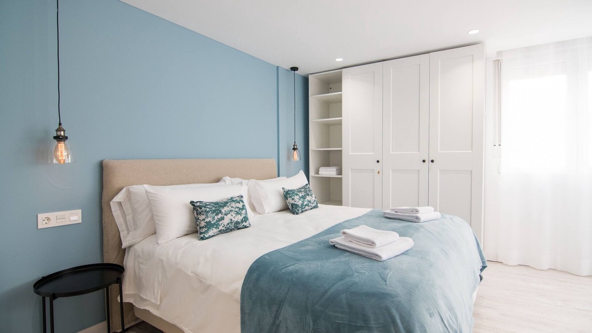 Beiro House | Spectacular newly renovated apartment in Granada, Caleta area.