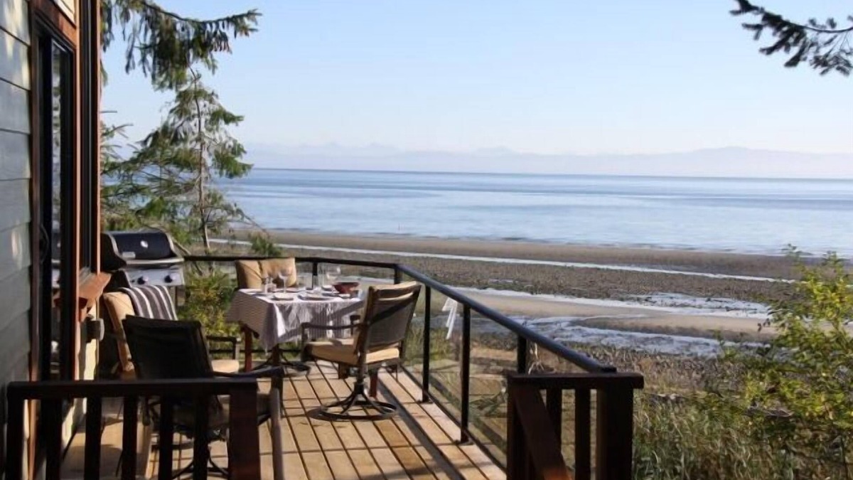 Regional District of Nanaimo House | Spectacular ocean side experience at this stunning 1 bdm home, Qualicum Bay