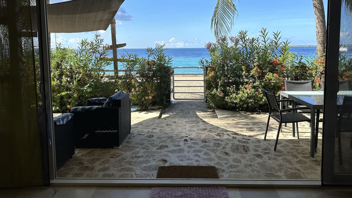 Playa Pabou Villa | Spectacular ocean front villa directely on Playa Lechi ! 8 min walk to town.