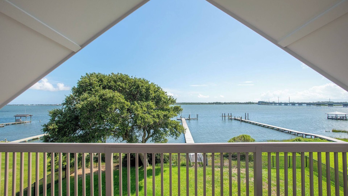 Straits House | Spectacular ocean getaway, vacation done right!
