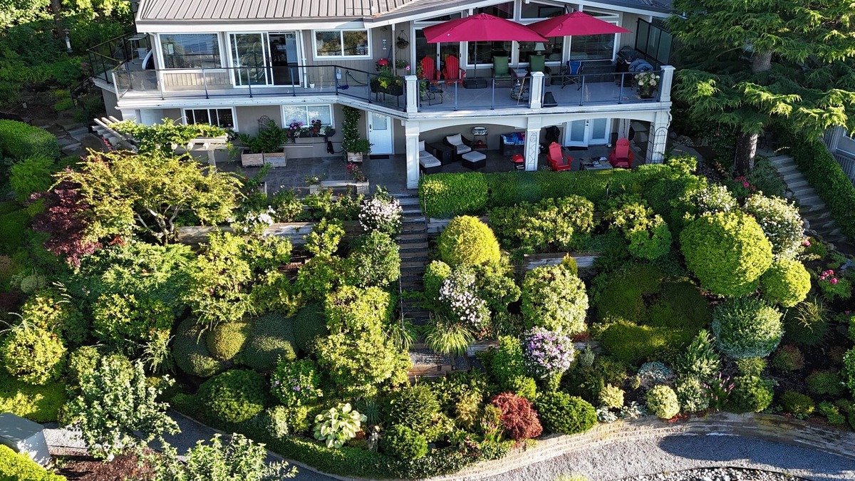 White Rock House | SPECTACULAR OCEAN VIEW Suite