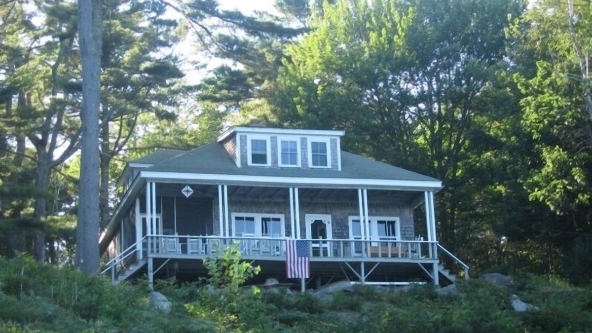 South Bristol Cottage | Spectacular Oceanfront House with private, Deep Water Dock