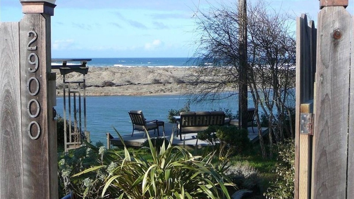 Fort Bragg Cottage | Spectacular Oceanfront with Ocean, River And Sand Dune Views!
