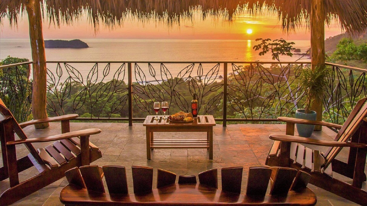 Manuel Antonio Villa | Spectacular OCEANFRONT w/wildlife, nearest to Manuel Antonio Ntl. Park and beach